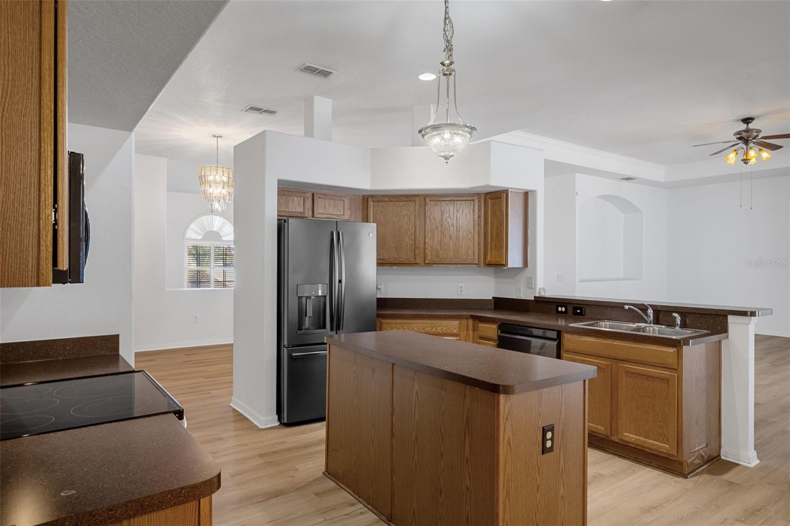 ROYAL HIGHLANDS - Residential