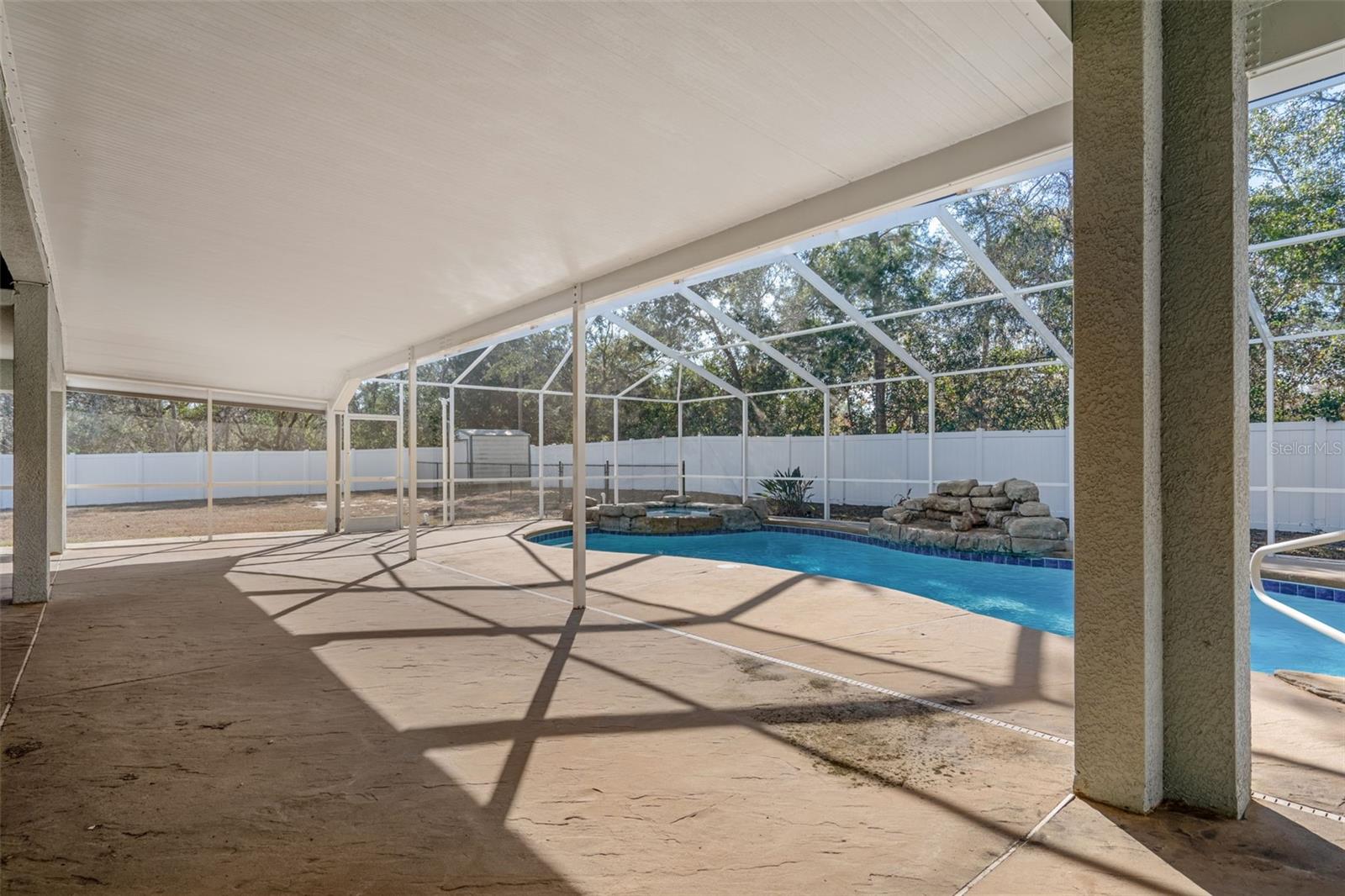 ROYAL HIGHLANDS - Residential