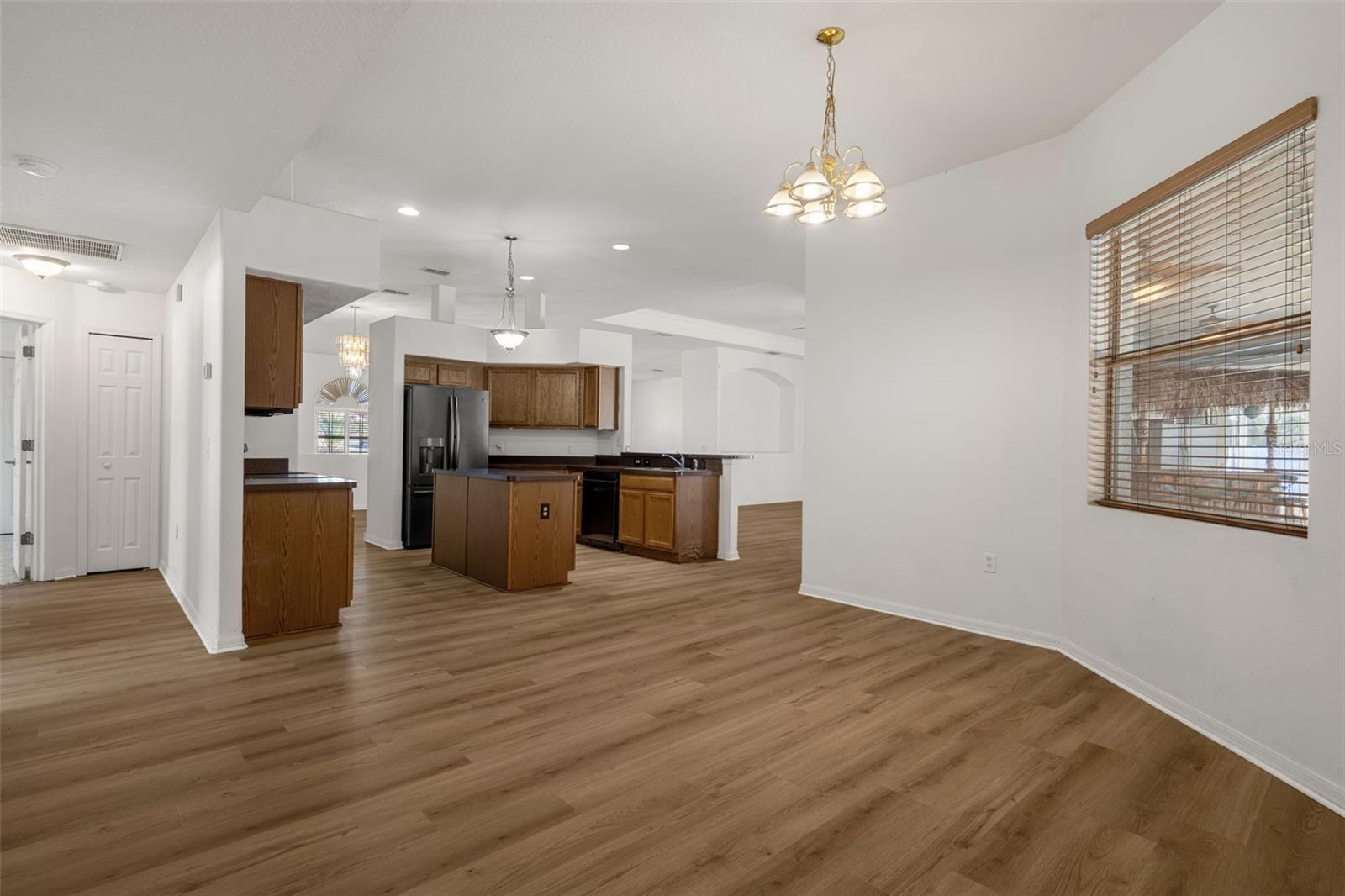 ROYAL HIGHLANDS - Residential