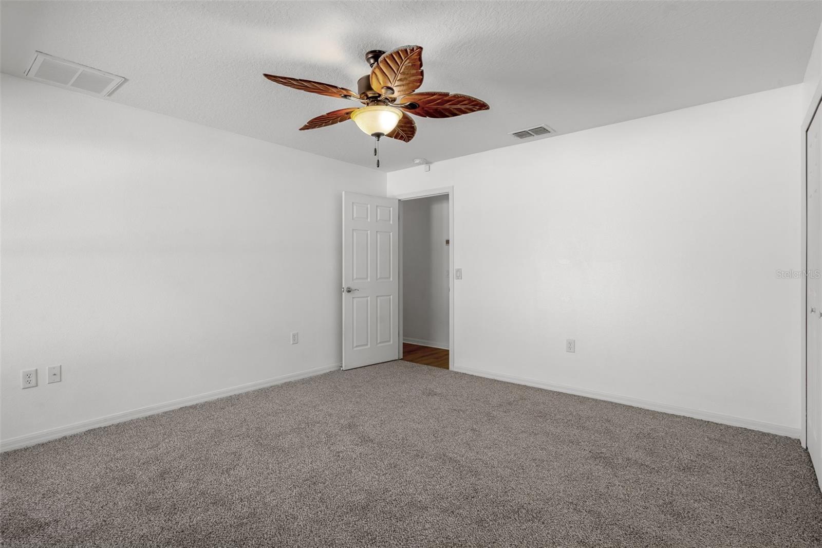 ROYAL HIGHLANDS - Residential