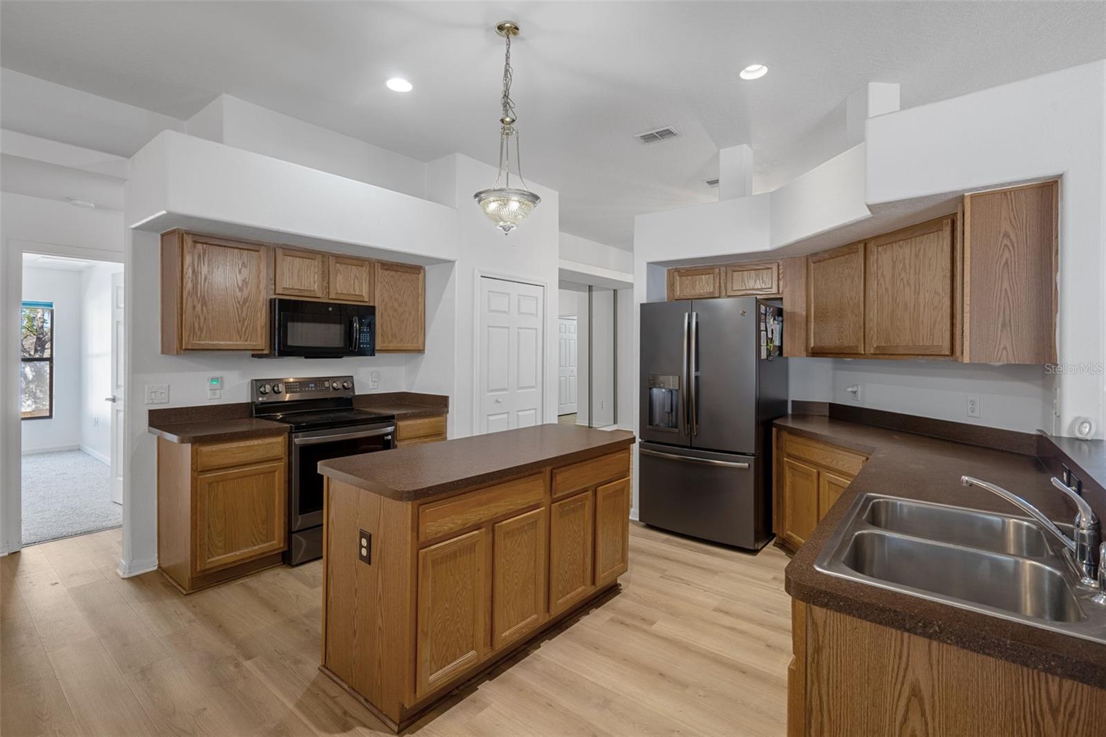 ROYAL HIGHLANDS - Residential