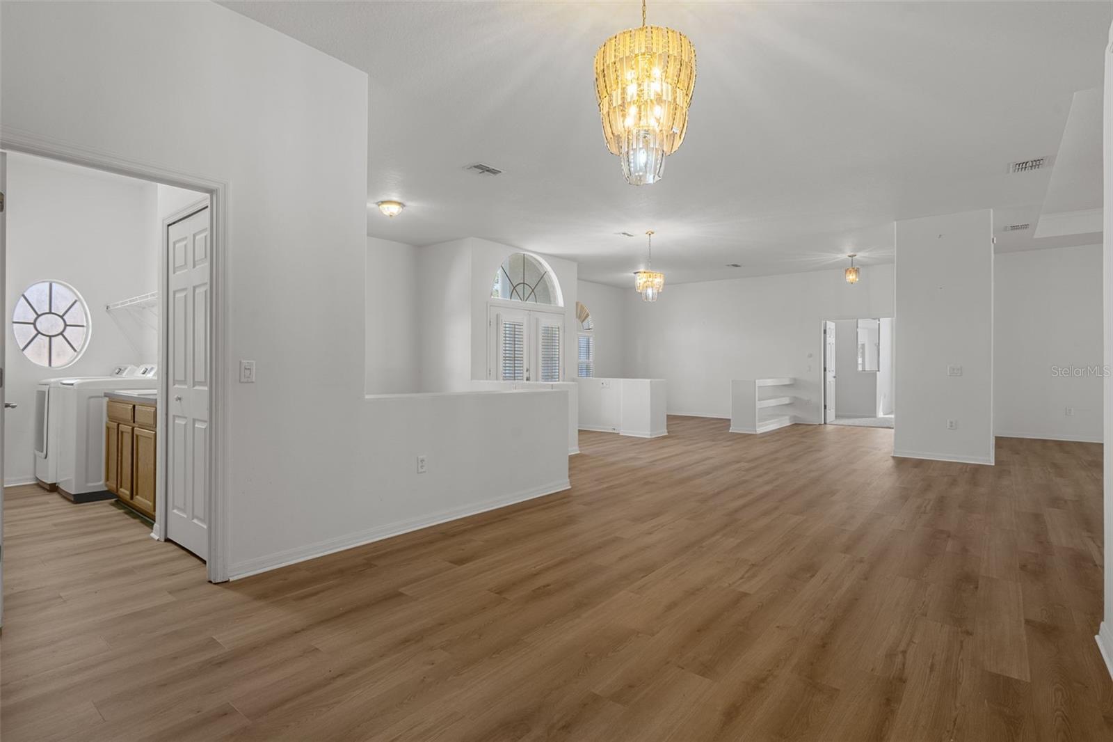 ROYAL HIGHLANDS - Residential