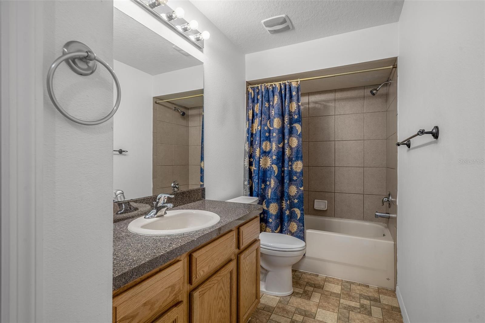 ROYAL HIGHLANDS - Residential