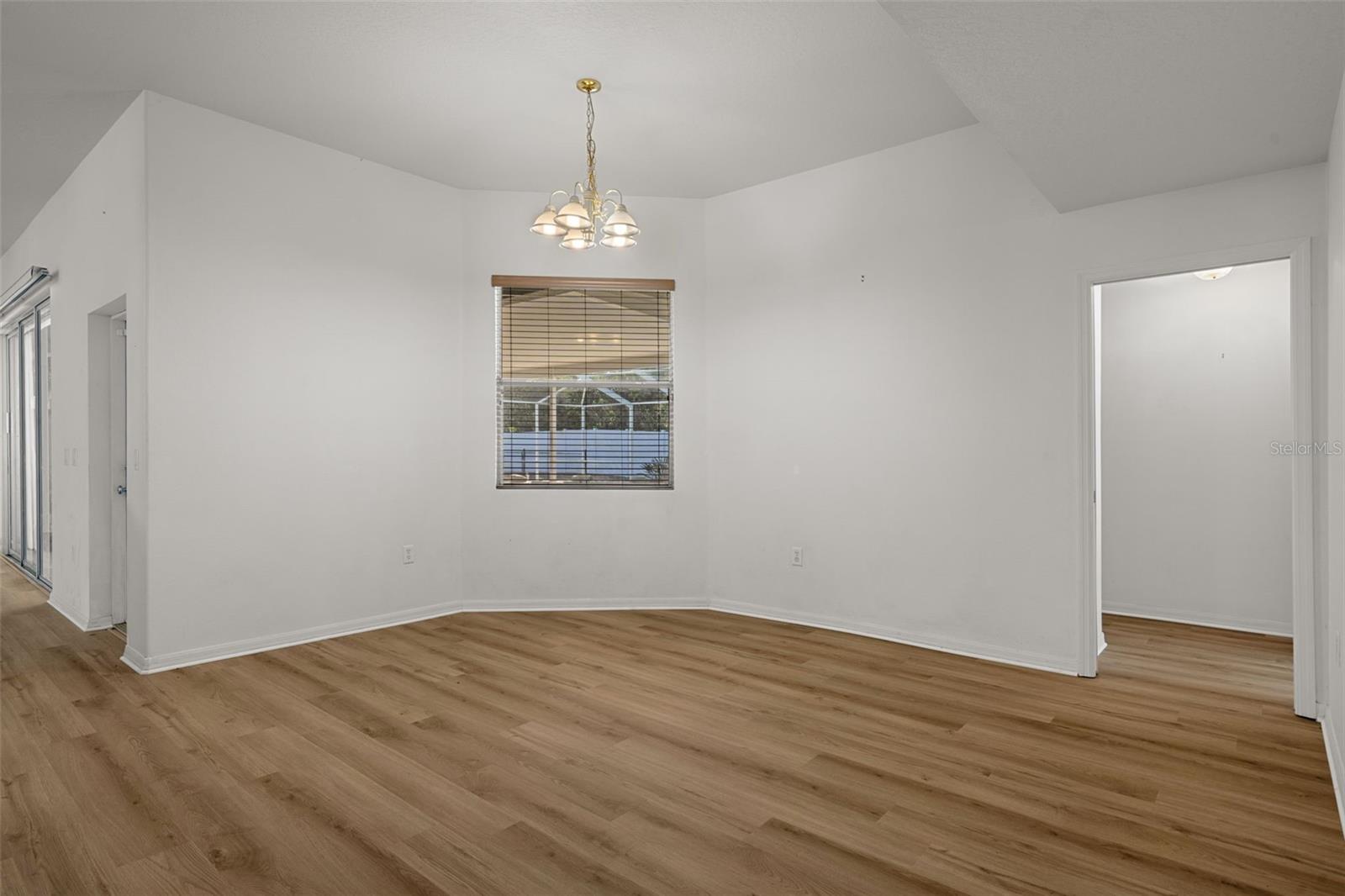 ROYAL HIGHLANDS - Residential