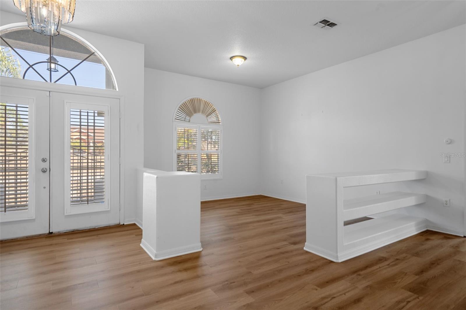 ROYAL HIGHLANDS - Residential