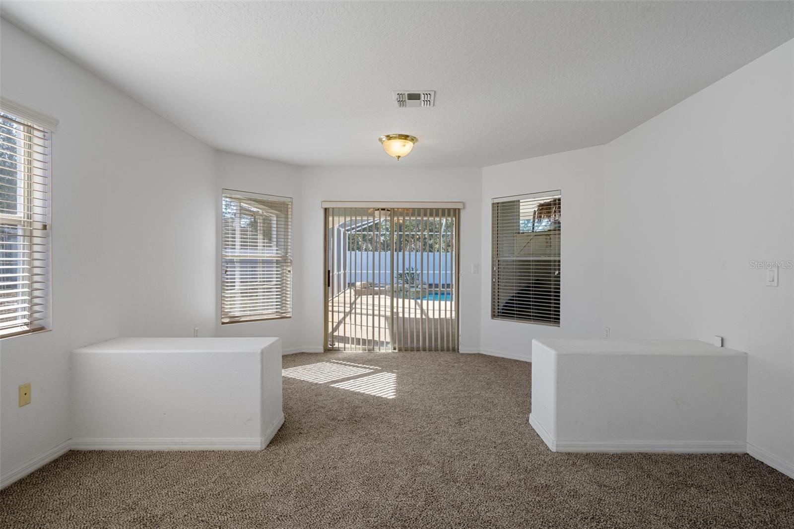 ROYAL HIGHLANDS - Residential