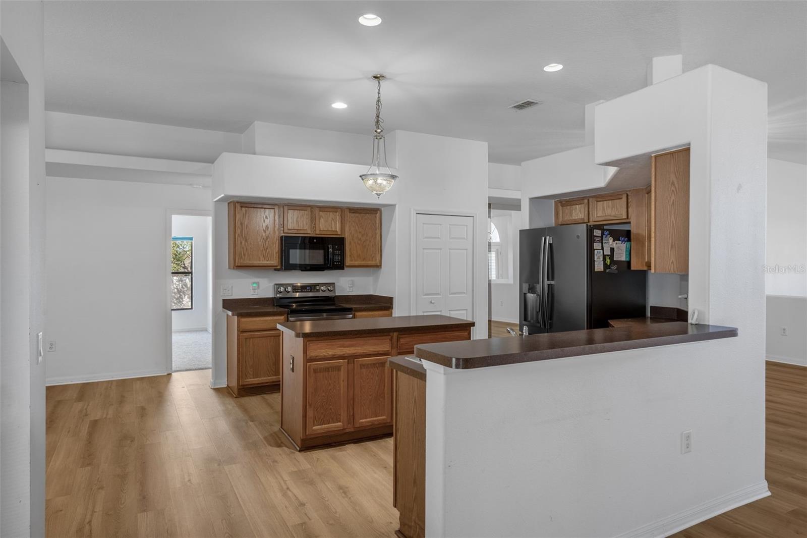 ROYAL HIGHLANDS - Residential