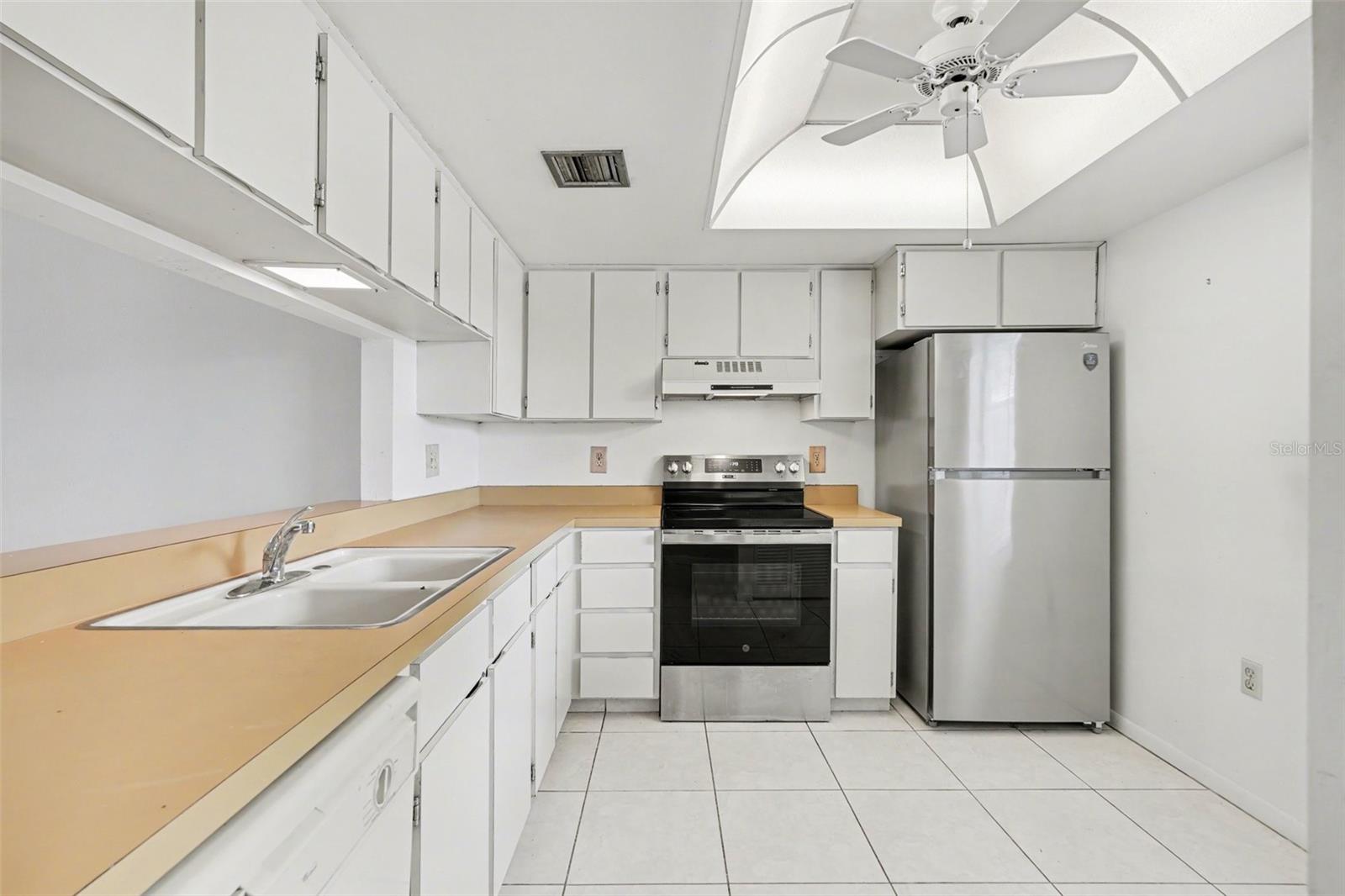 2650 COUNTRYSIDE BOULEVARD E 204