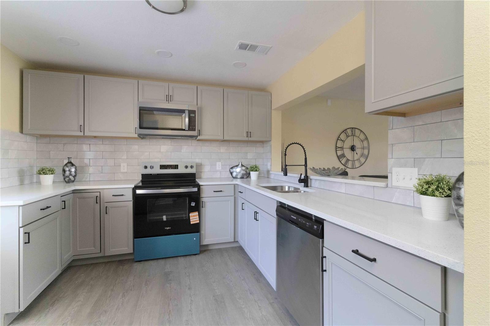 LAKE ARROWHEAD - Residential