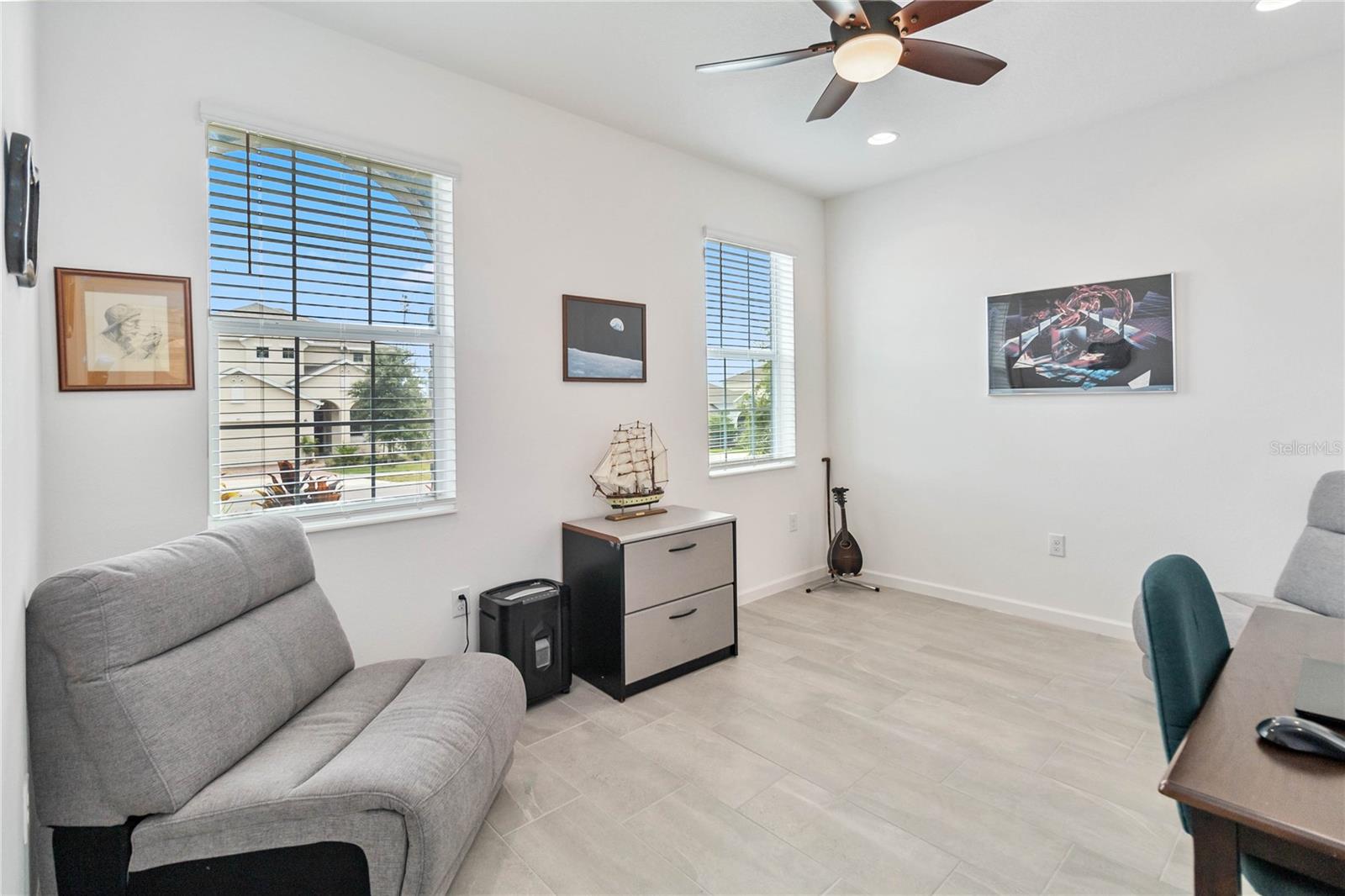GOLDEN RDG - Residential