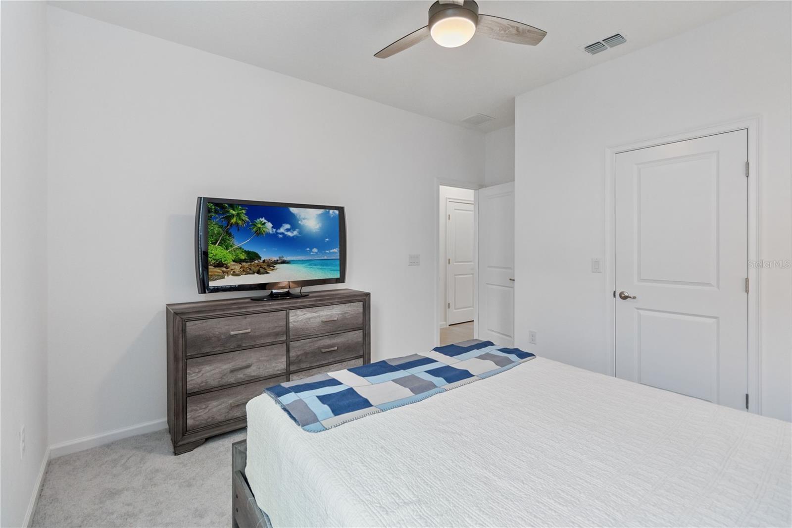 GOLDEN RDG - Residential