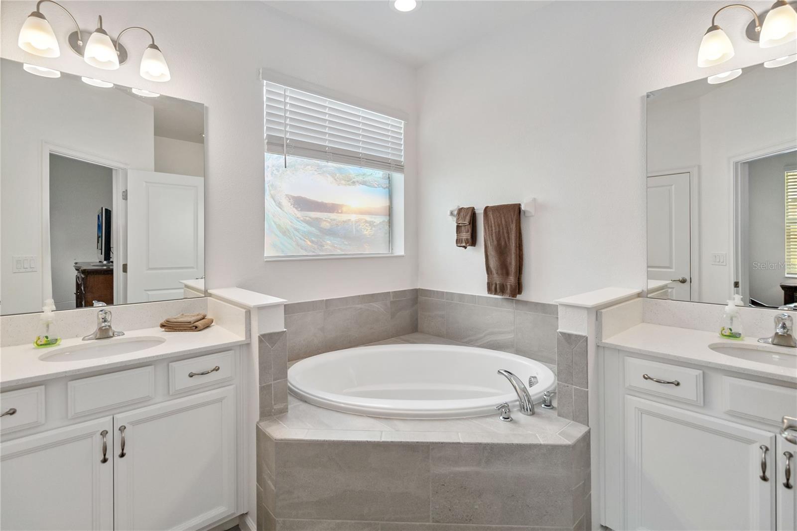 GOLDEN RDG - Residential