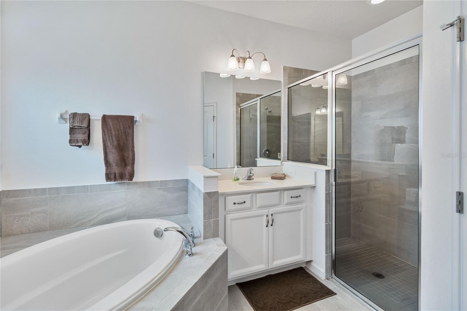 GOLDEN RDG - Residential