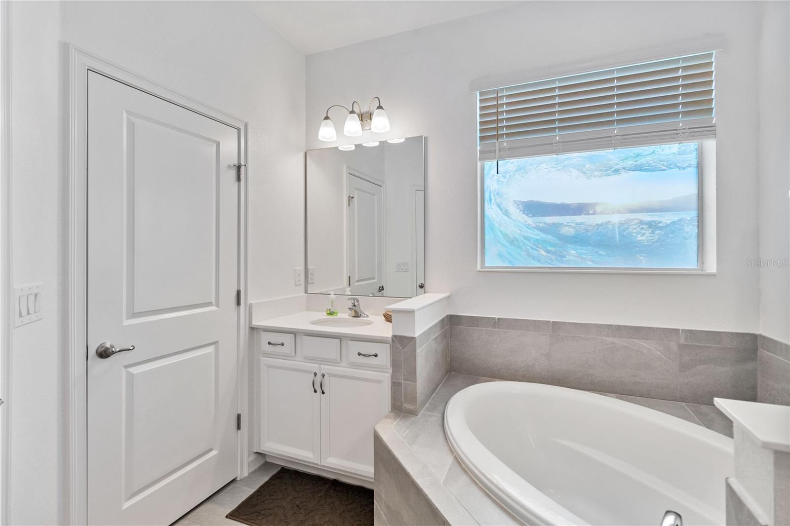 GOLDEN RDG - Residential