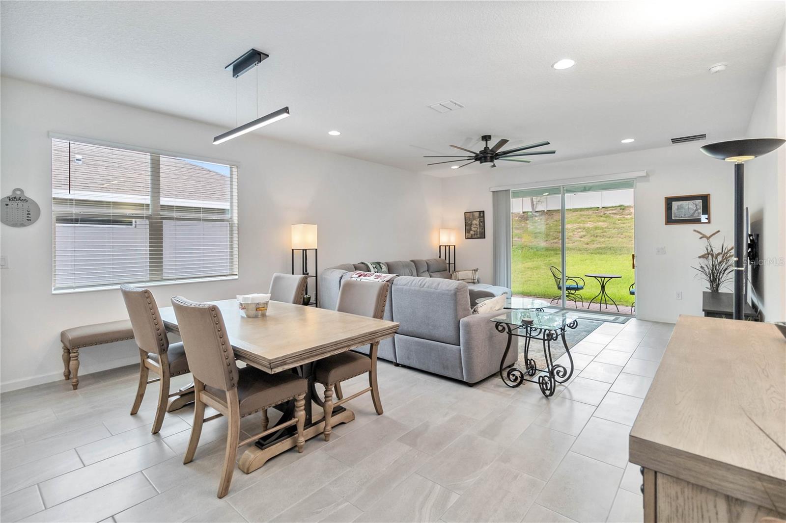 GOLDEN RDG - Residential