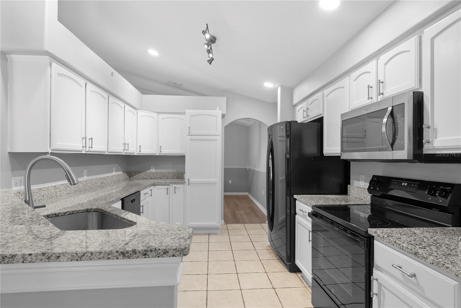 EAST LAKE RESV NARCOOSSEE UNIT 01 - Residential