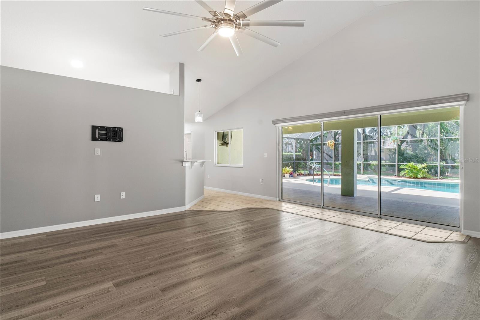 EAST LAKE RESV NARCOOSSEE UNIT 01 - Residential