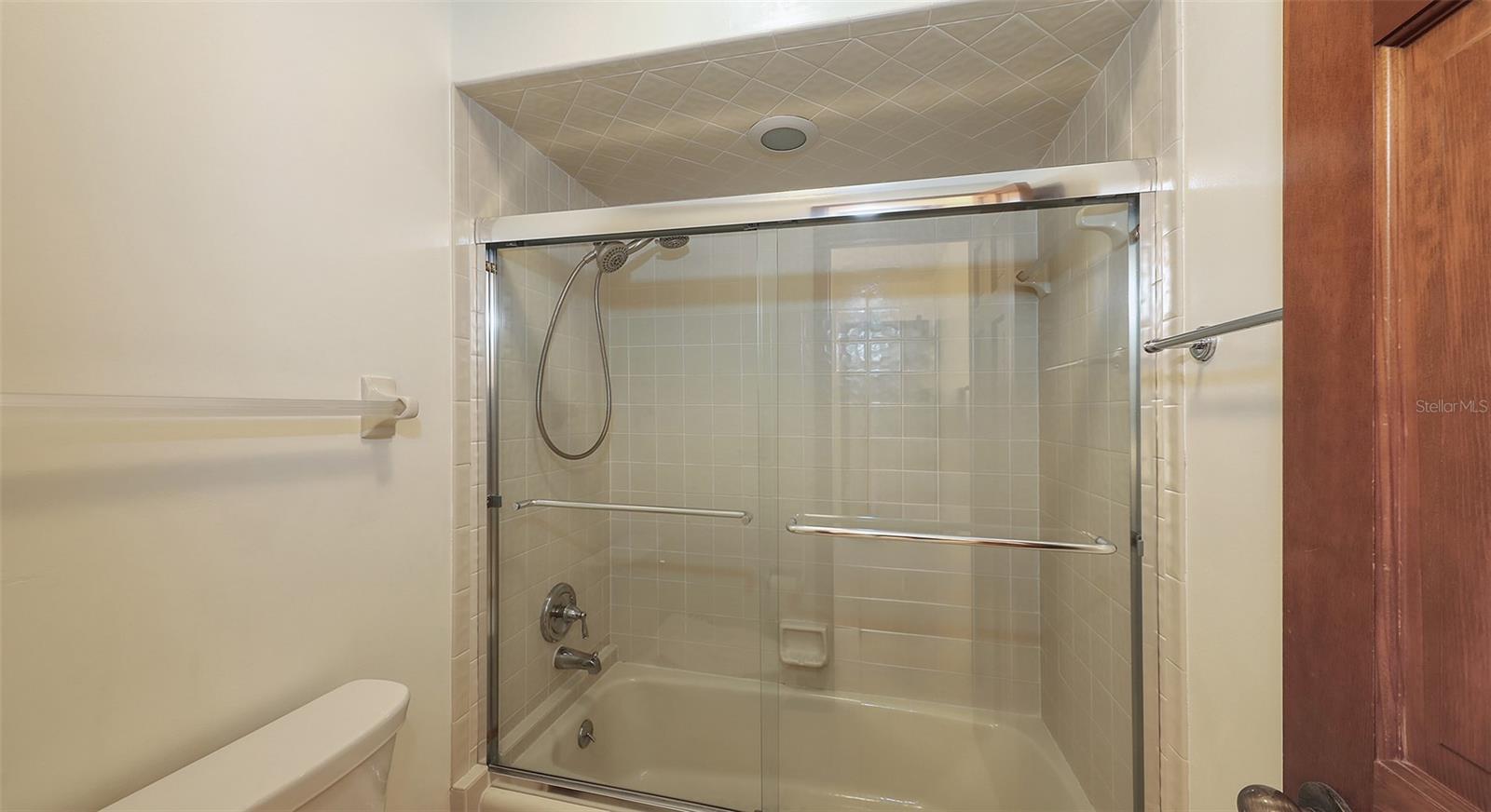 COUNTRY CLUB OF SARASOTA THE - Residential