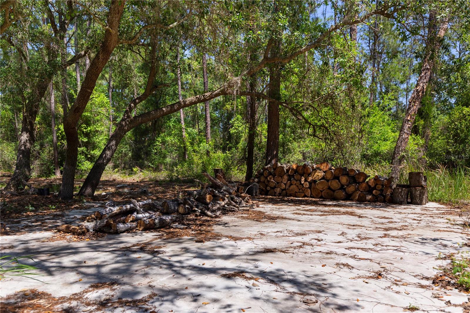 GROVELAND FARMS 15-23-25 - Land