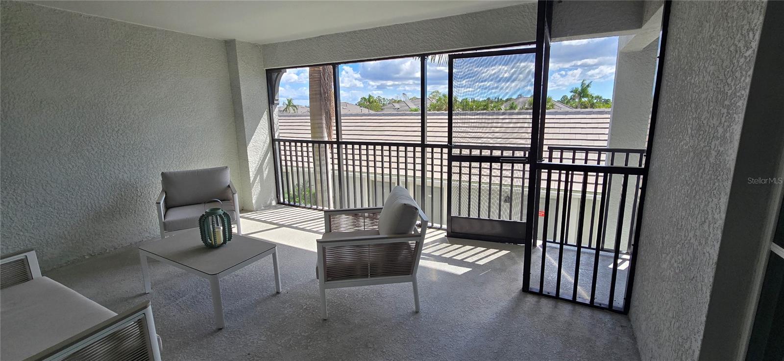 VERANDA I/WELLEN PARK PH I BLDG - Residential