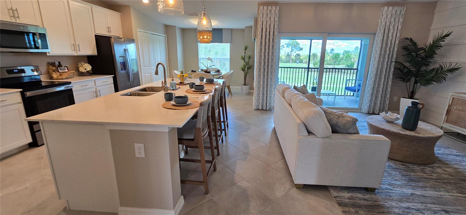 VERANDA I/WELLEN PARK PH I BLDG - Residential
