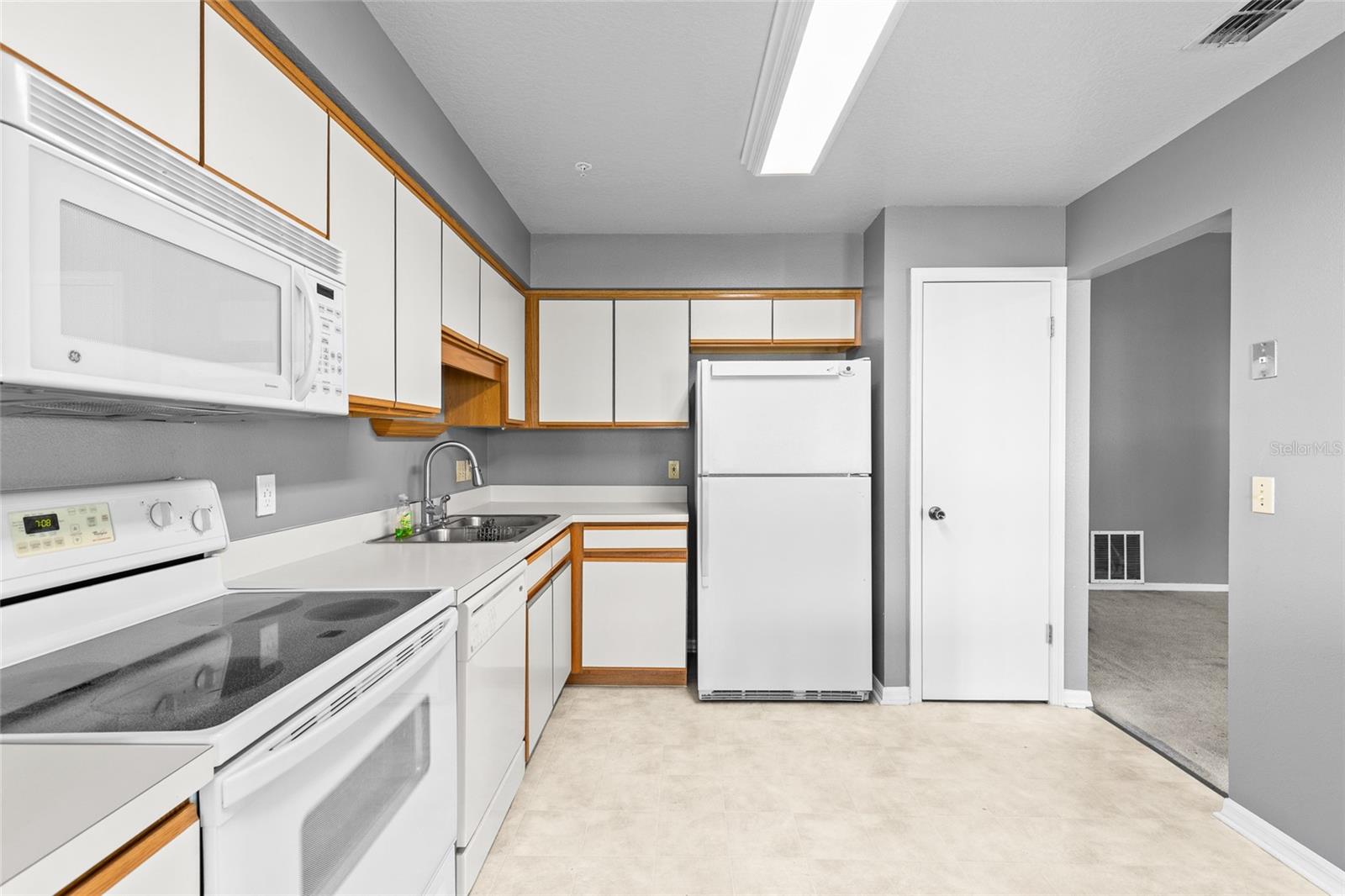 COACH HOMES AT DOVER VILLAGE - Residential