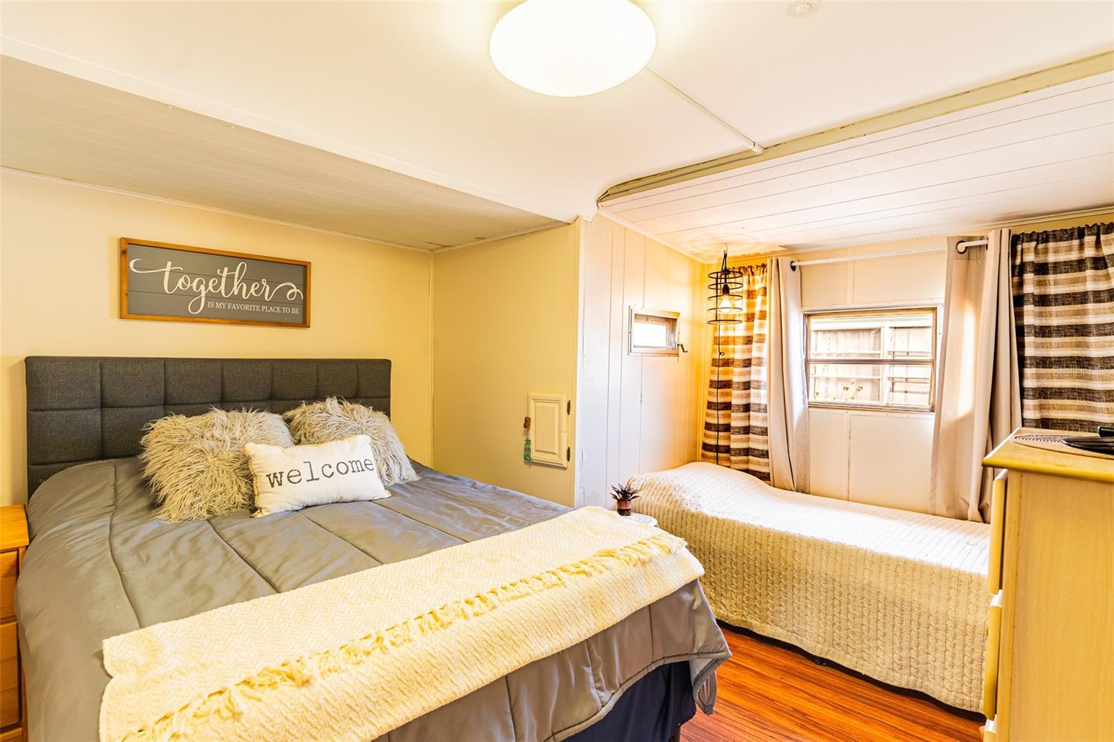 SADDLEBAG LAKE - Residential