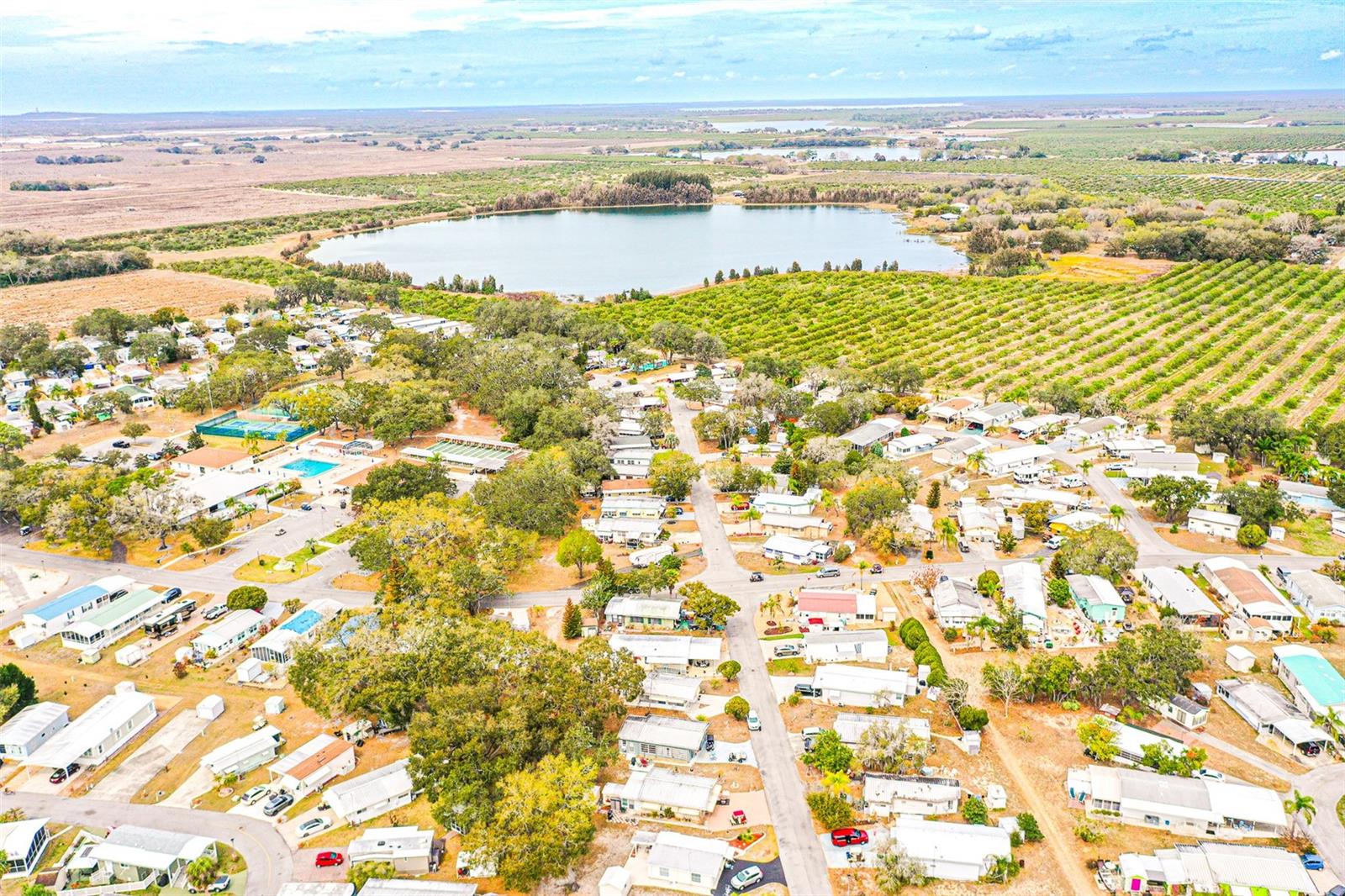 SADDLEBAG LAKE - Residential