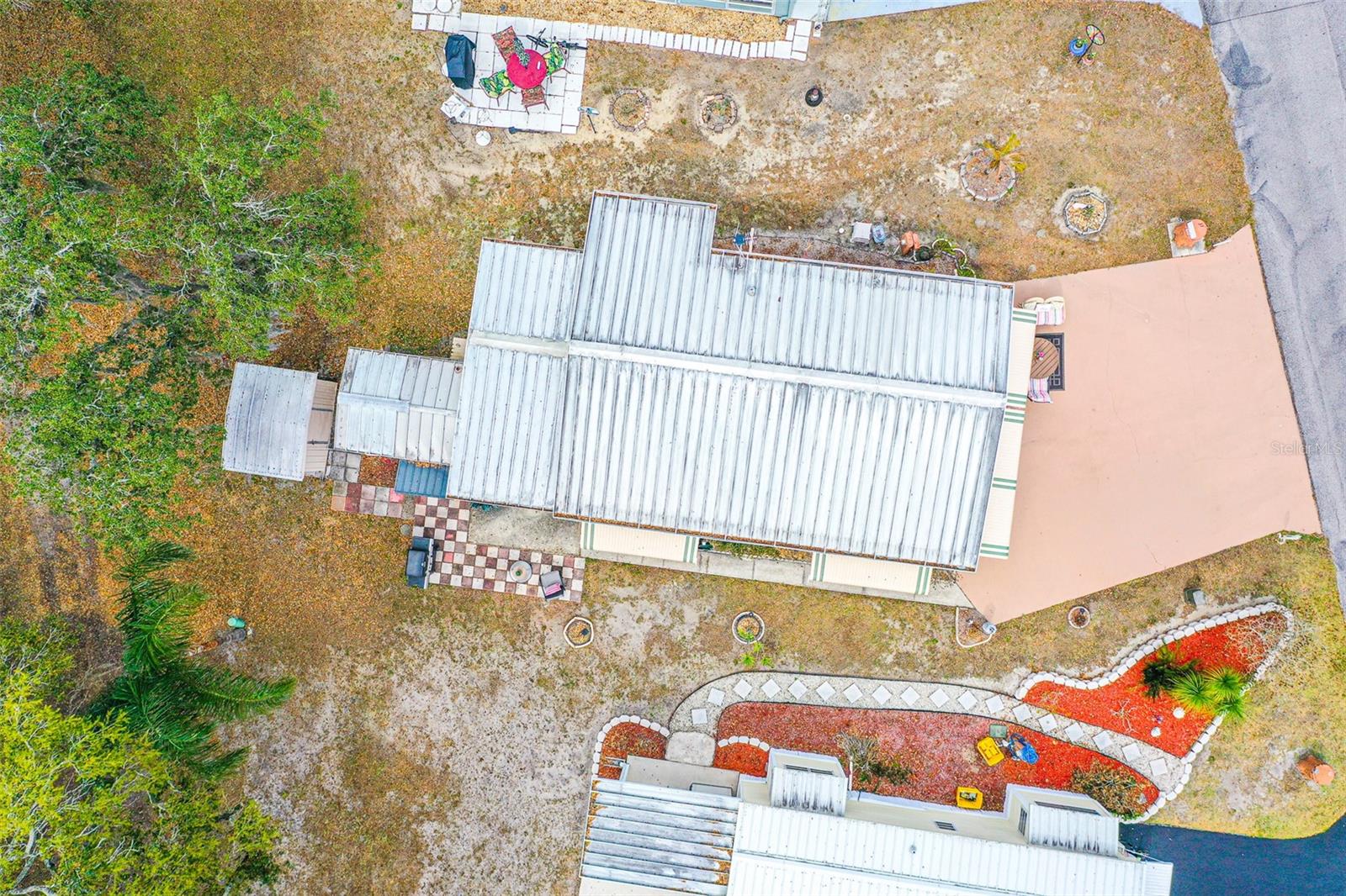 SADDLEBAG LAKE - Residential