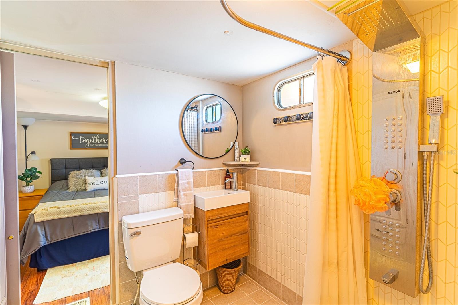 SADDLEBAG LAKE - Residential