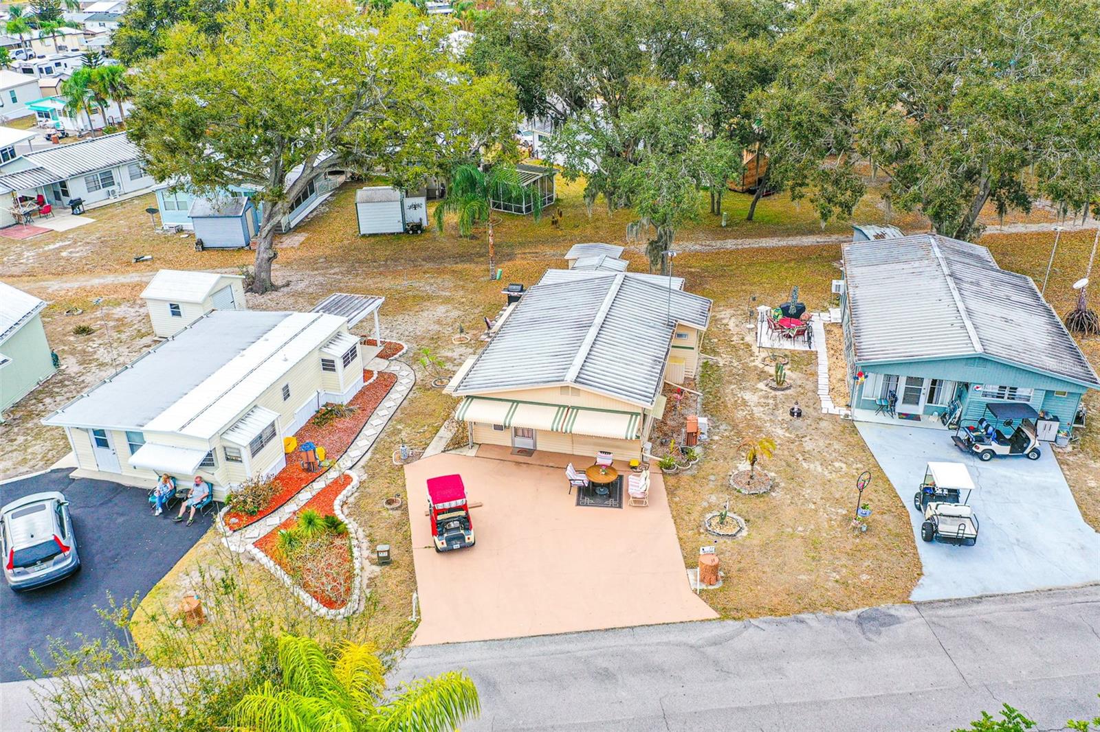SADDLEBAG LAKE - Residential