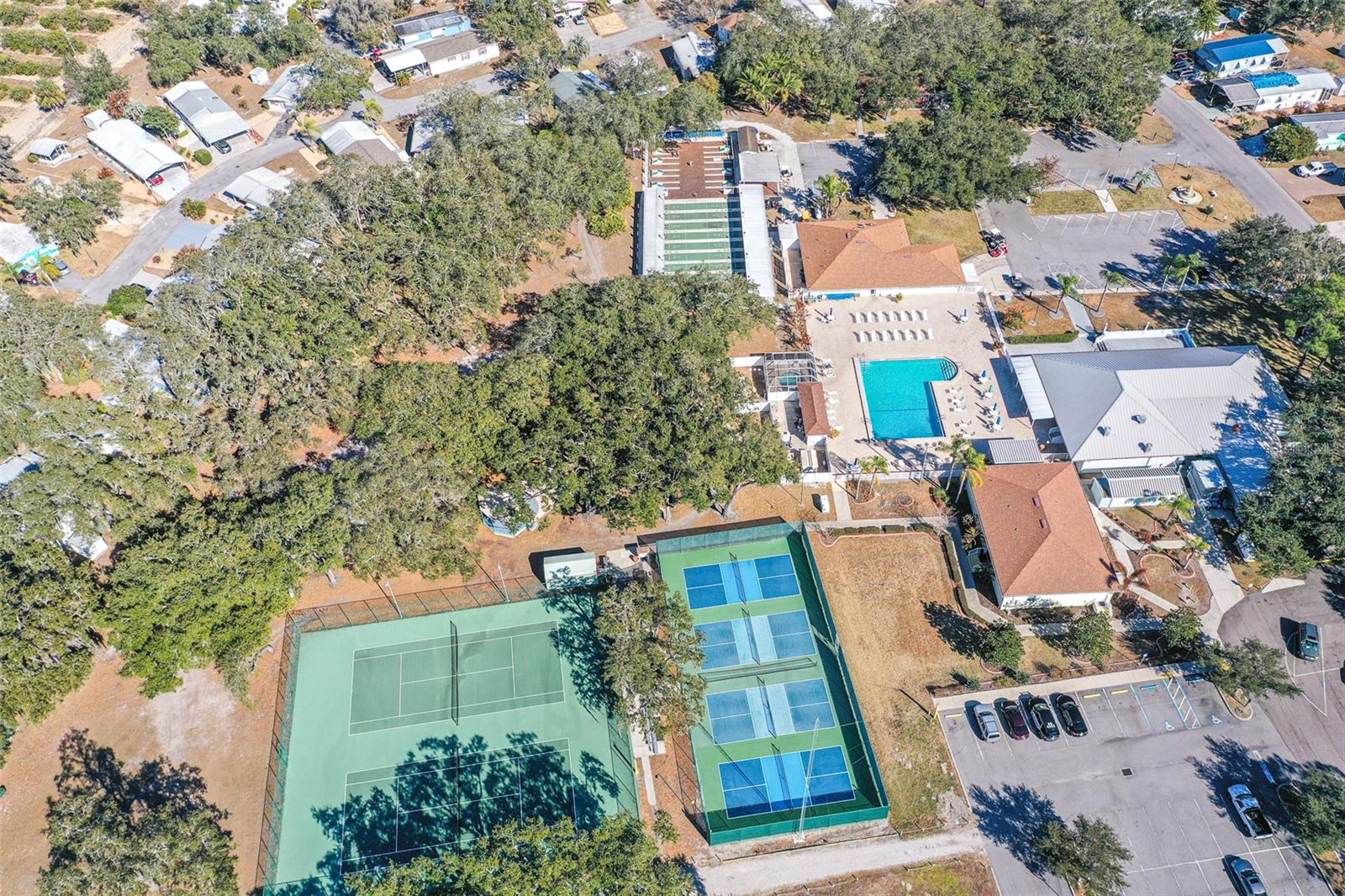 SADDLEBAG LAKE - Residential