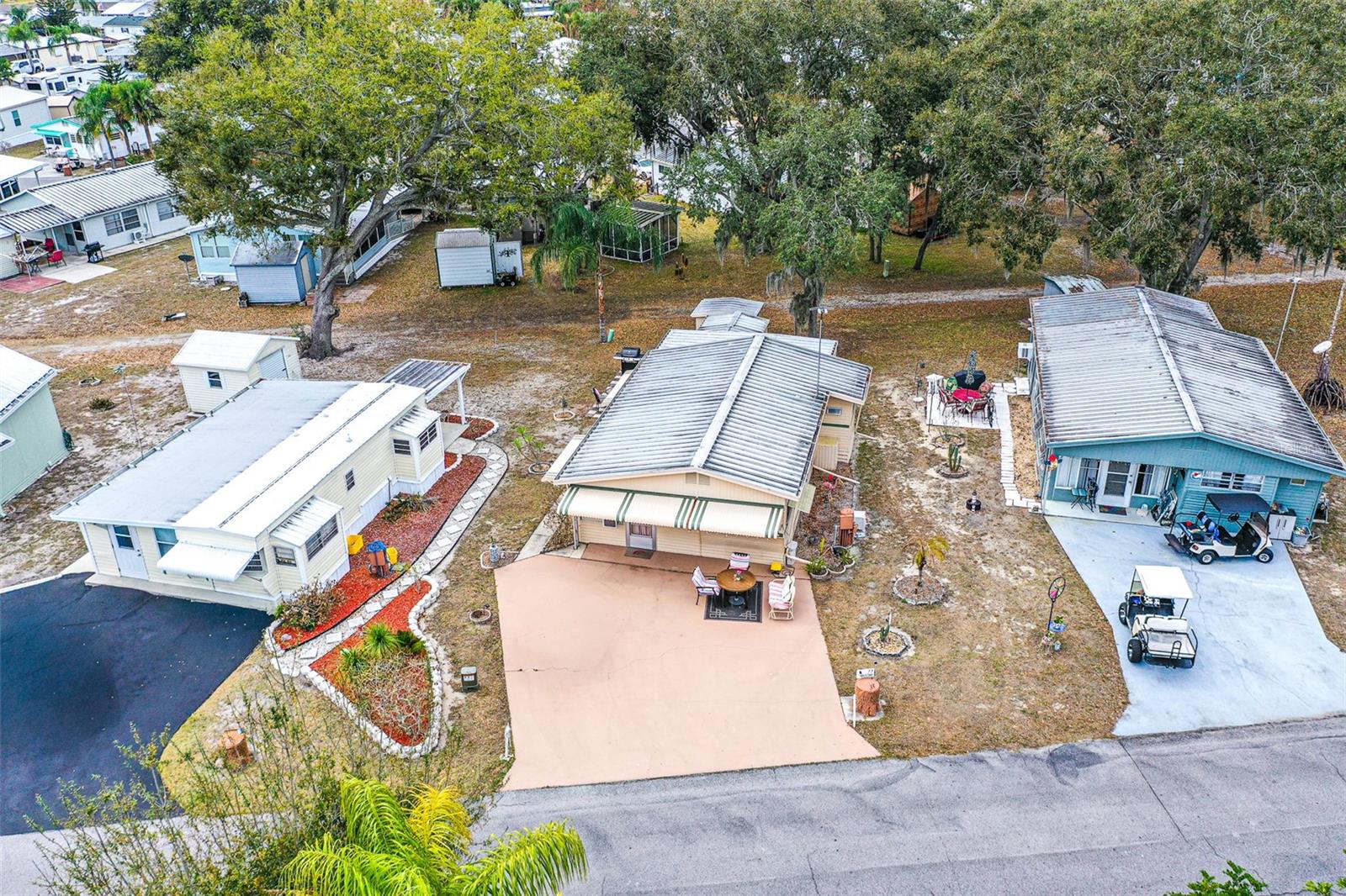 SADDLEBAG LAKE - Residential