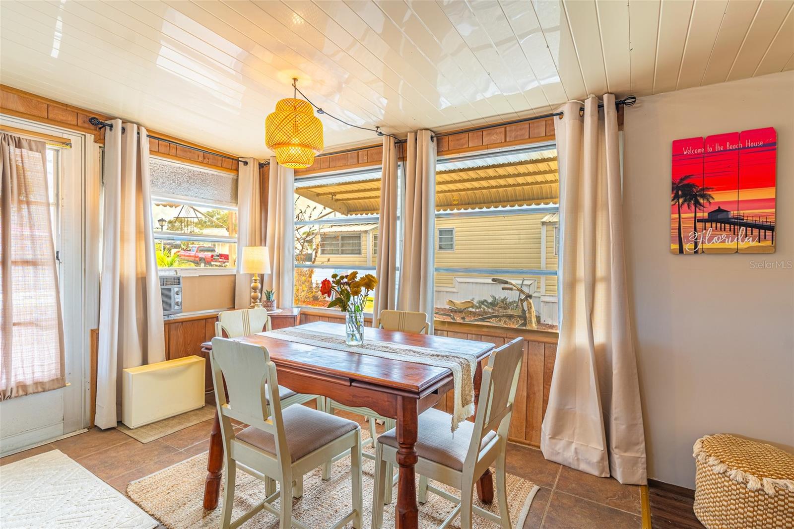 SADDLEBAG LAKE - Residential