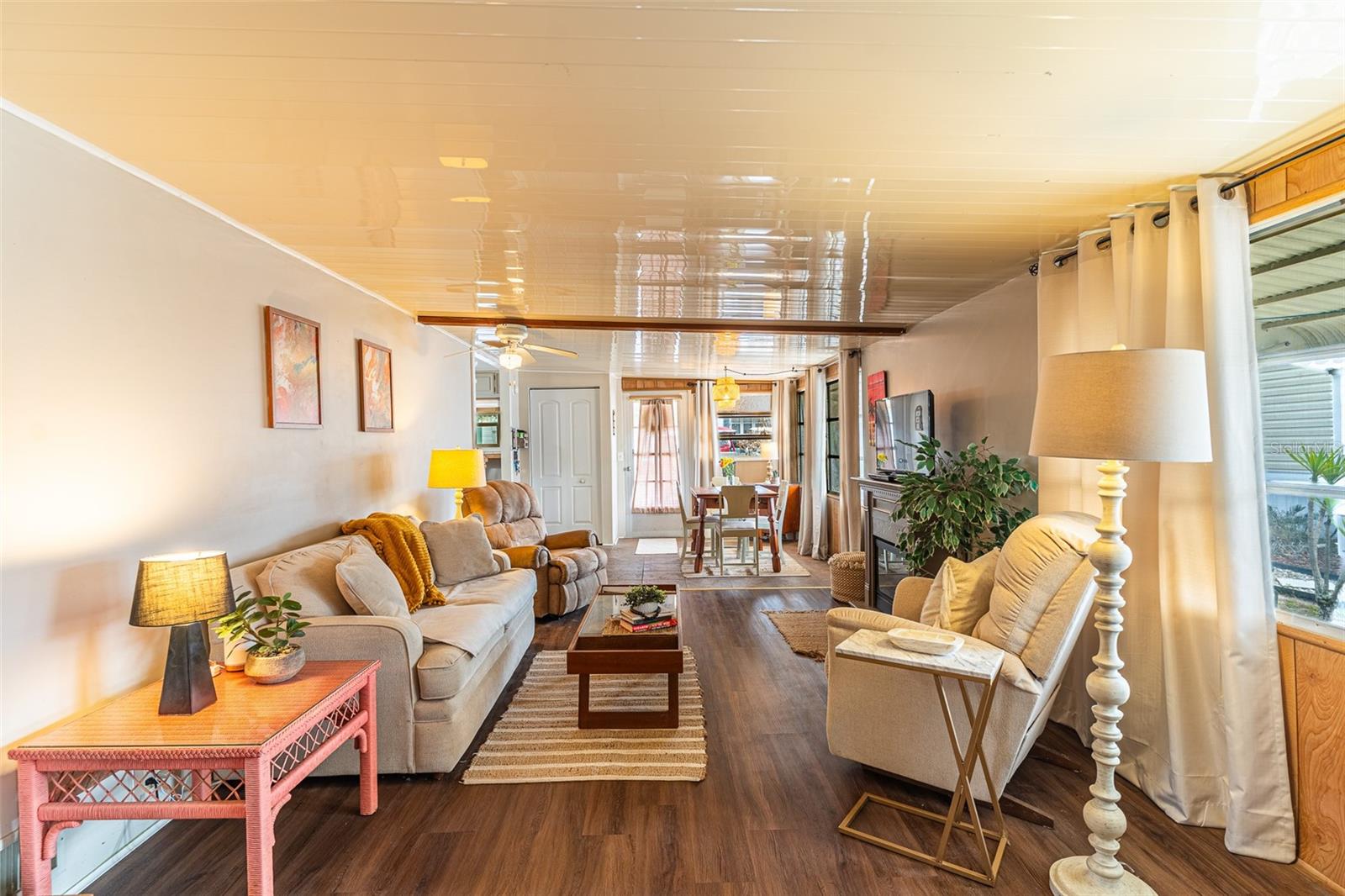 SADDLEBAG LAKE - Residential