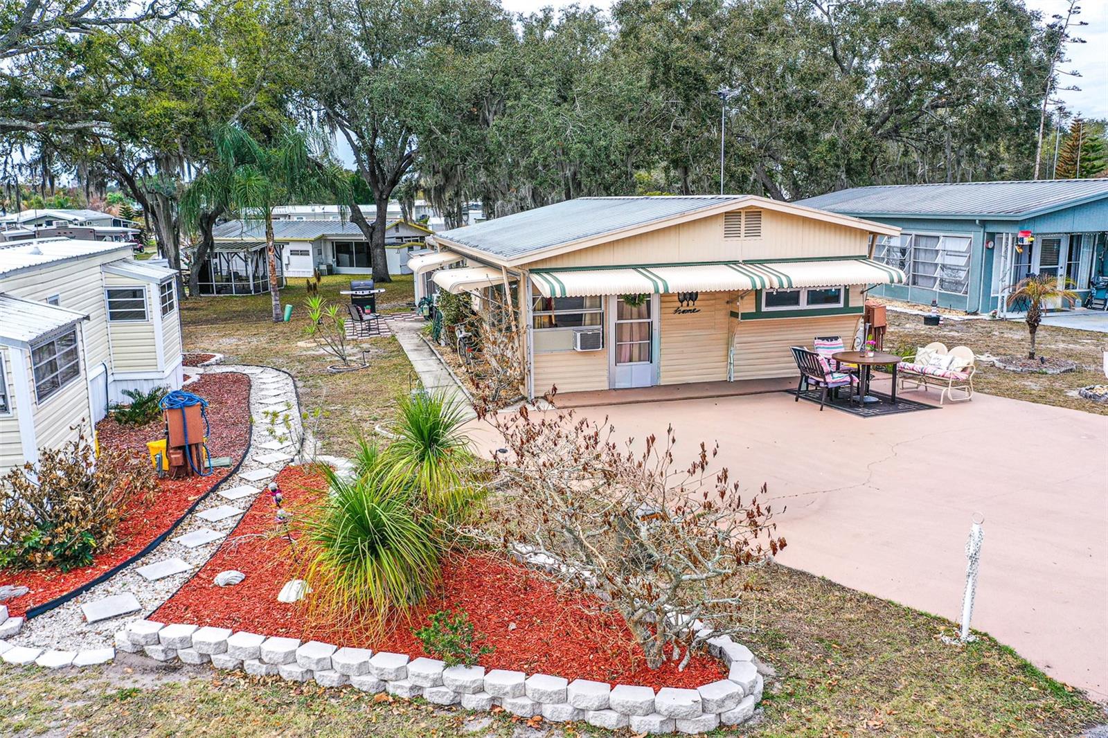 SADDLEBAG LAKE - Residential