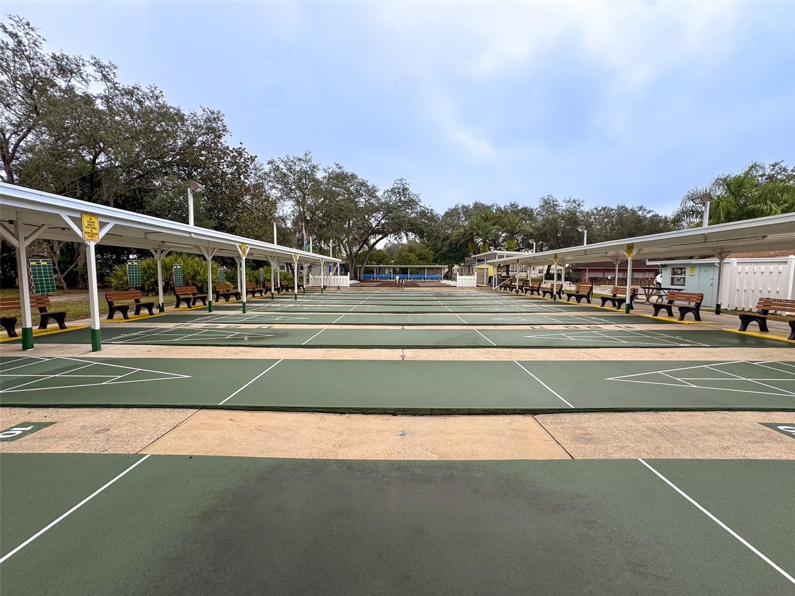 SADDLEBAG LAKE - Residential