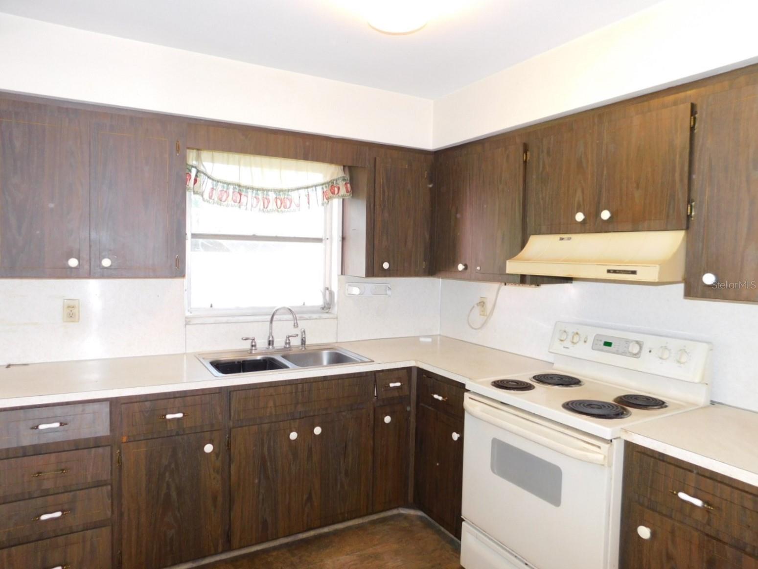 MEADOW LAWN PINELLAS ADD - Residential