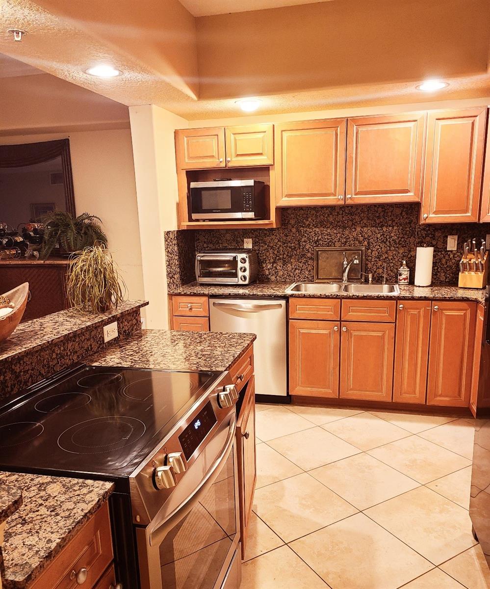 MEDITERRANEAN CONDO - Residential