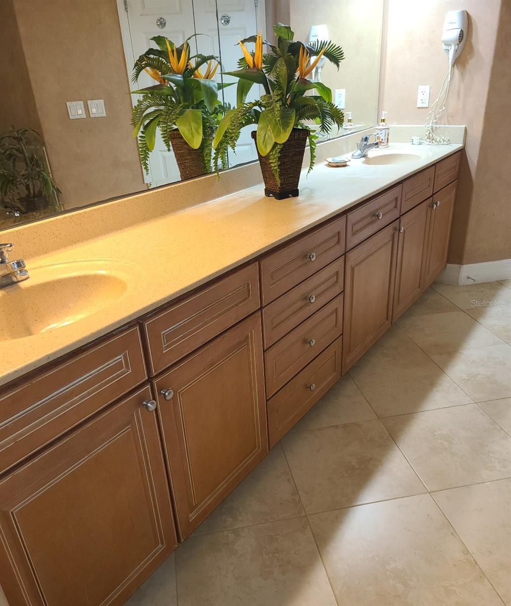 MEDITERRANEAN CONDO - Residential