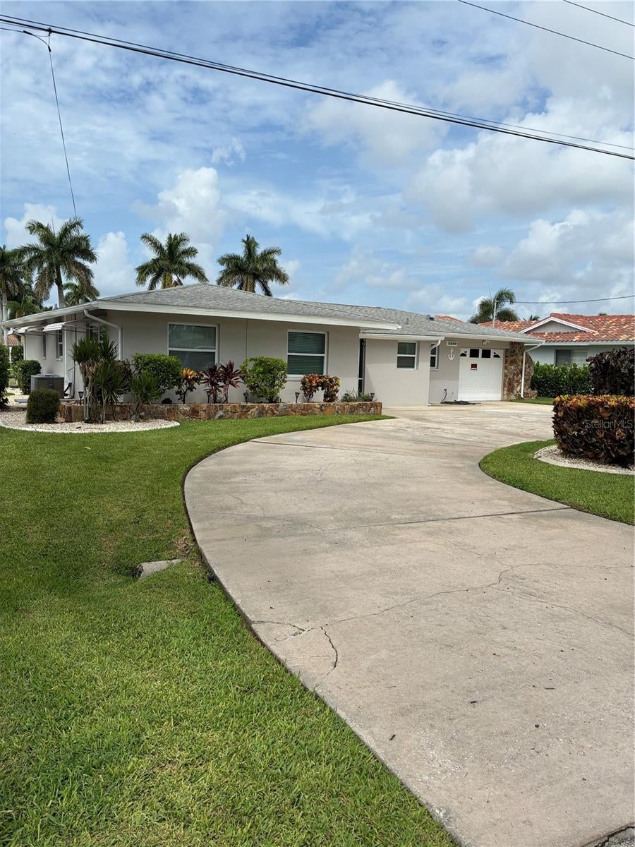 5240 SEMINOLE COURT