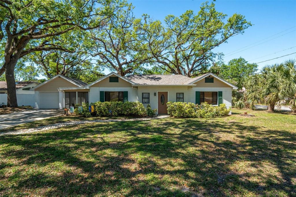 Photo of 203 S Coolidge Avenue, Tampa, FL 33609 (MLS # J993614)