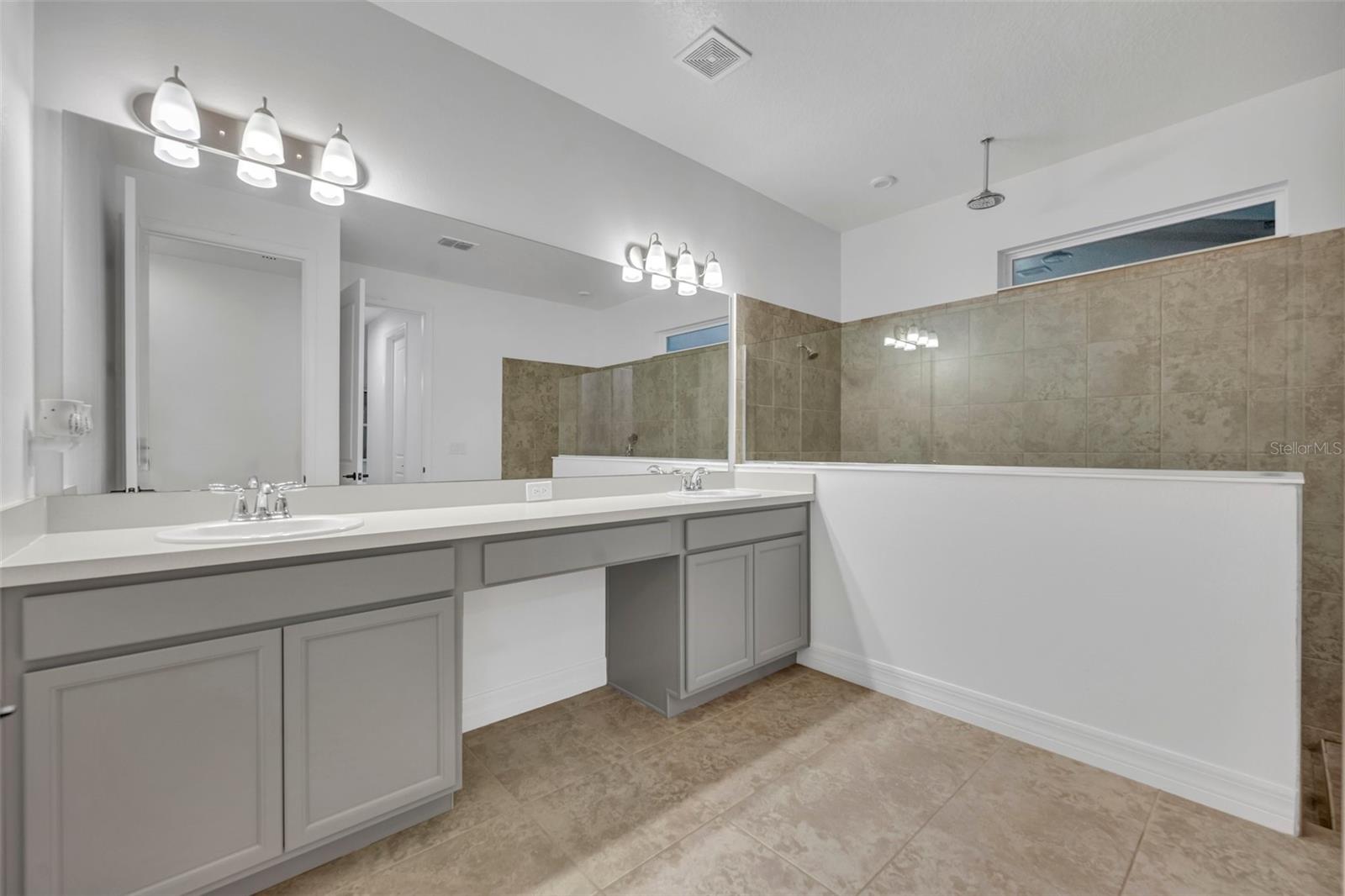 OAKLEY PLACE - Residential