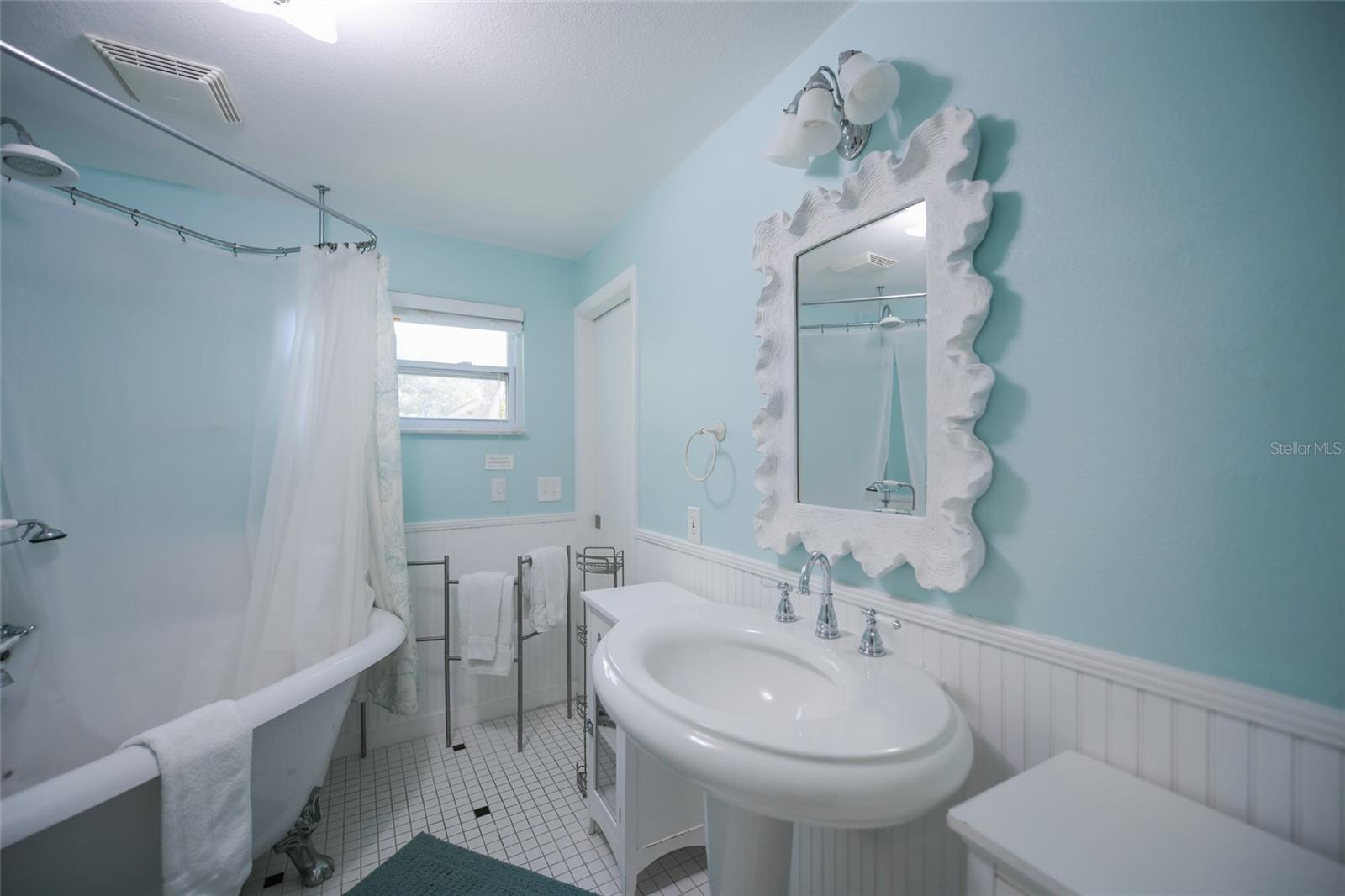 DERRINGERS RESUB - Residential