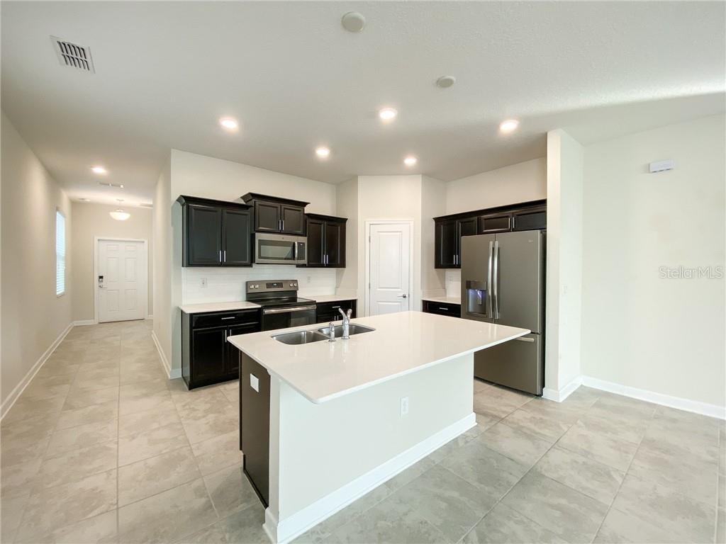 STOREY GROVE PHASE 1B-2 94/53 LOT 209 - Residential Lease