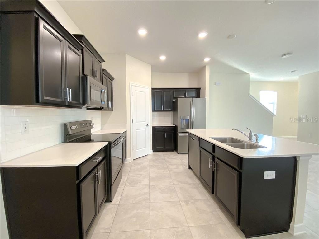 STOREY GROVE PHASE 1B-2 94/53 LOT 209 - Residential Lease