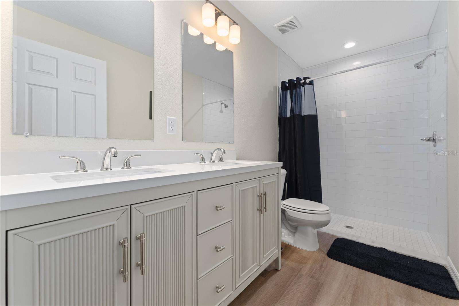 SILVER SHORES UN #33 - Residential Lease