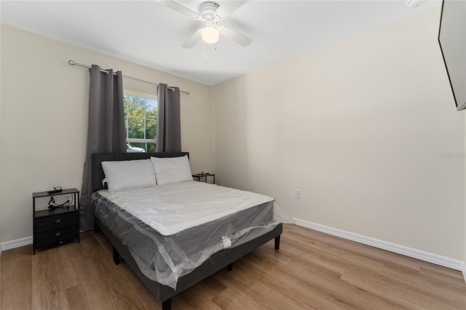 SILVER SHORES UN #33 - Residential Lease