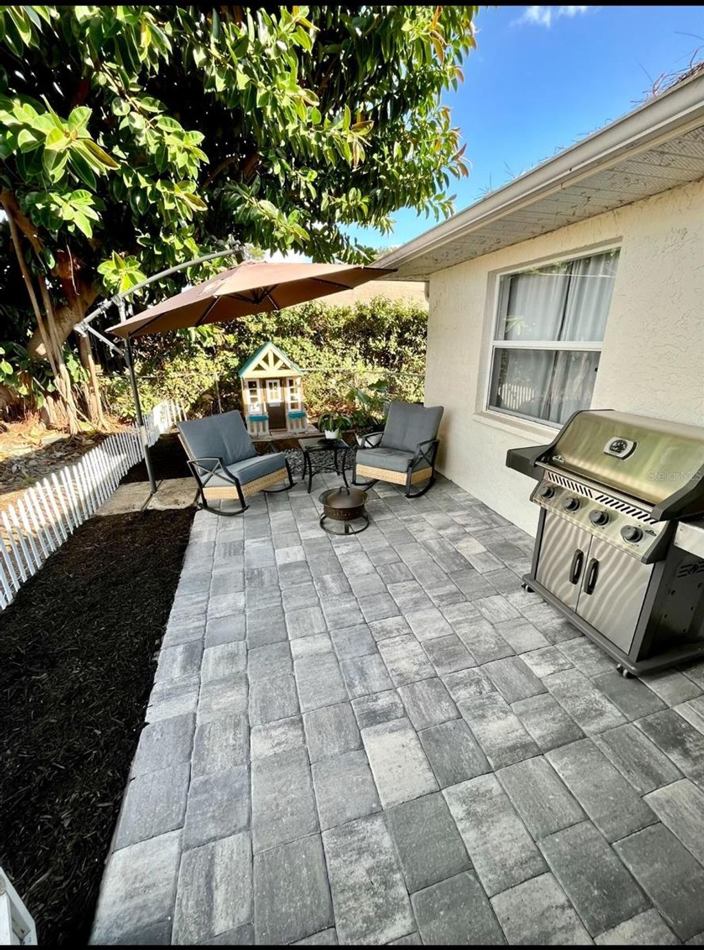 Photo of 5555 Cynthia Lane, Sarasota, FL 34235 (MLS # A4654757)