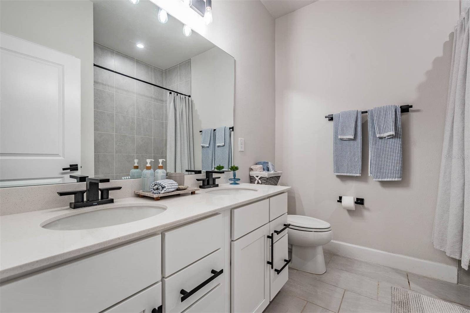 PARK MEADOWS - Residential